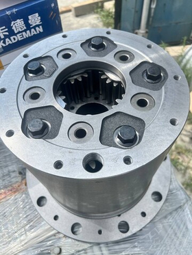 Бортовой редуктор A6E 2405036-A6E