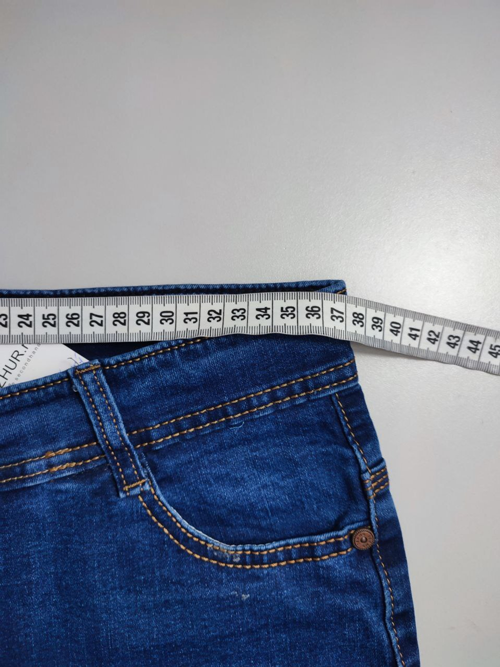 Джинсы практичные 44 размер