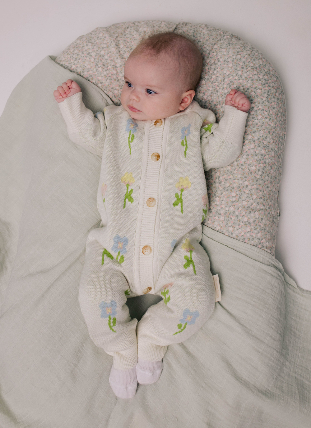 Комбинезон вязаный (цветочные мечты)