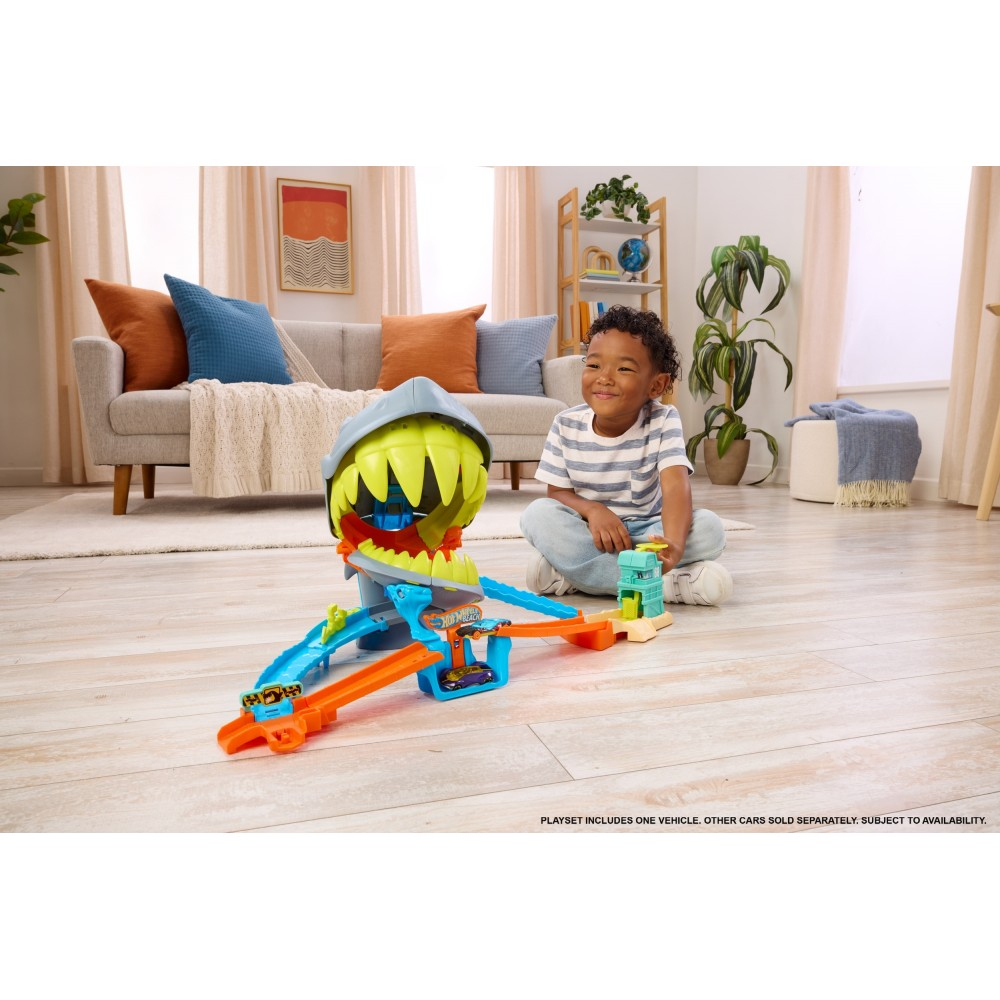 Hot Wheels - Гоночная трасса Акула НА ПЛЯЖЕ + машина JHL96