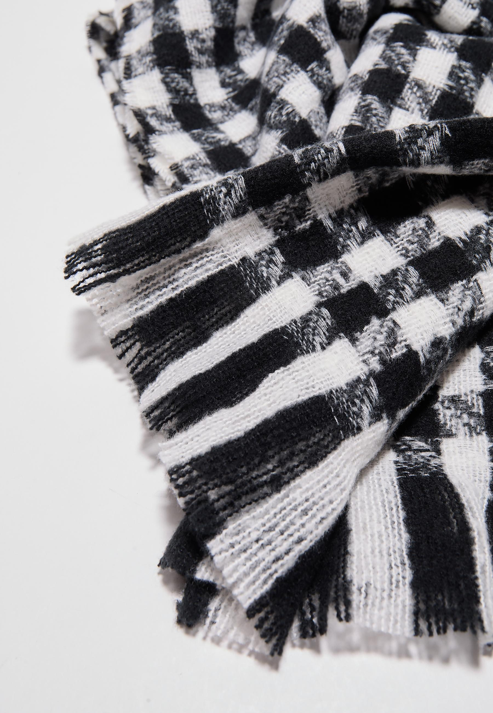 STRADIVARIUS Клетчатый шарф, черный