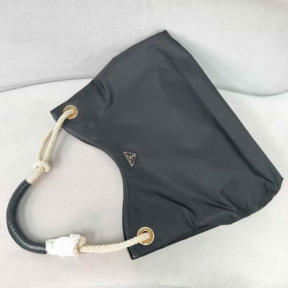 Сумка Prada