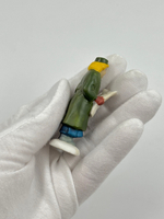 Фигурка Женщина с газетой Department 56