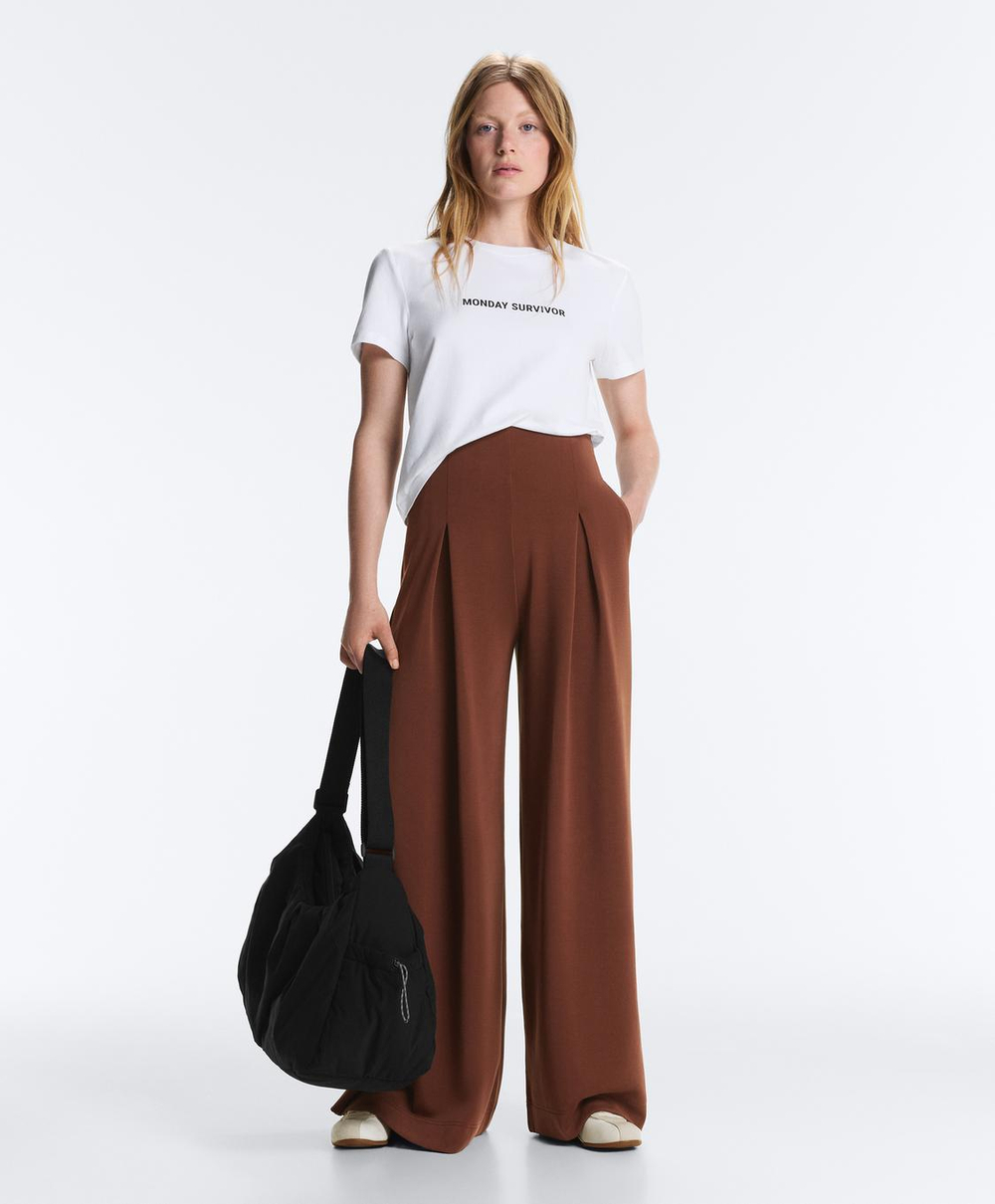 OYSHO Длинные брюки из мягкого модала с плиссировкой, кофейный