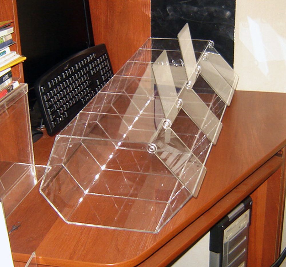 Диспенсер для продажи мармеладов конфет снеков орехов