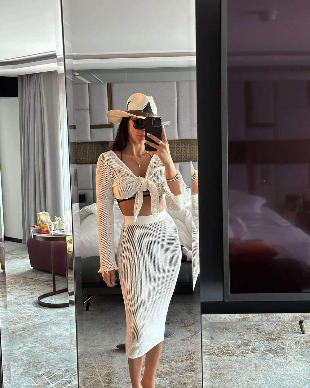 Вязаная пляжная юбка миди