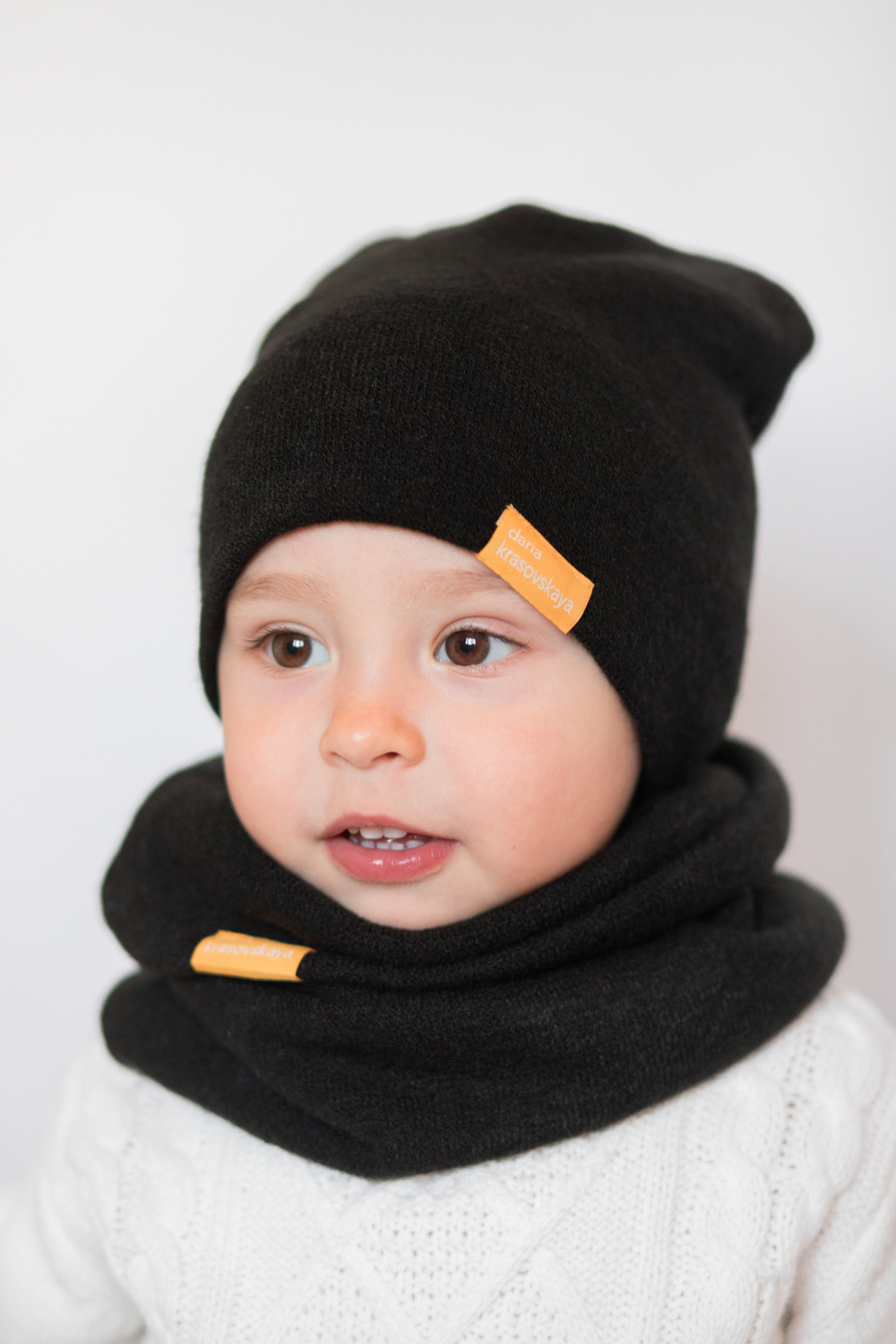 детская шапка из турецкой шерсти черная