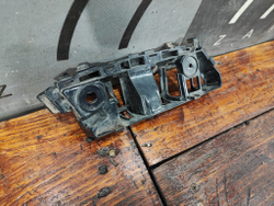 Кронштейн переднего бампера левый VW Tiguan 1 11-18 Б/У Оригинал 5NU807183