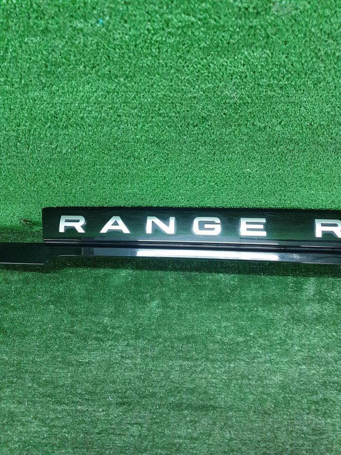 Накладка крышки багажника Range Rover Evoque 2 (2018-н.в.)