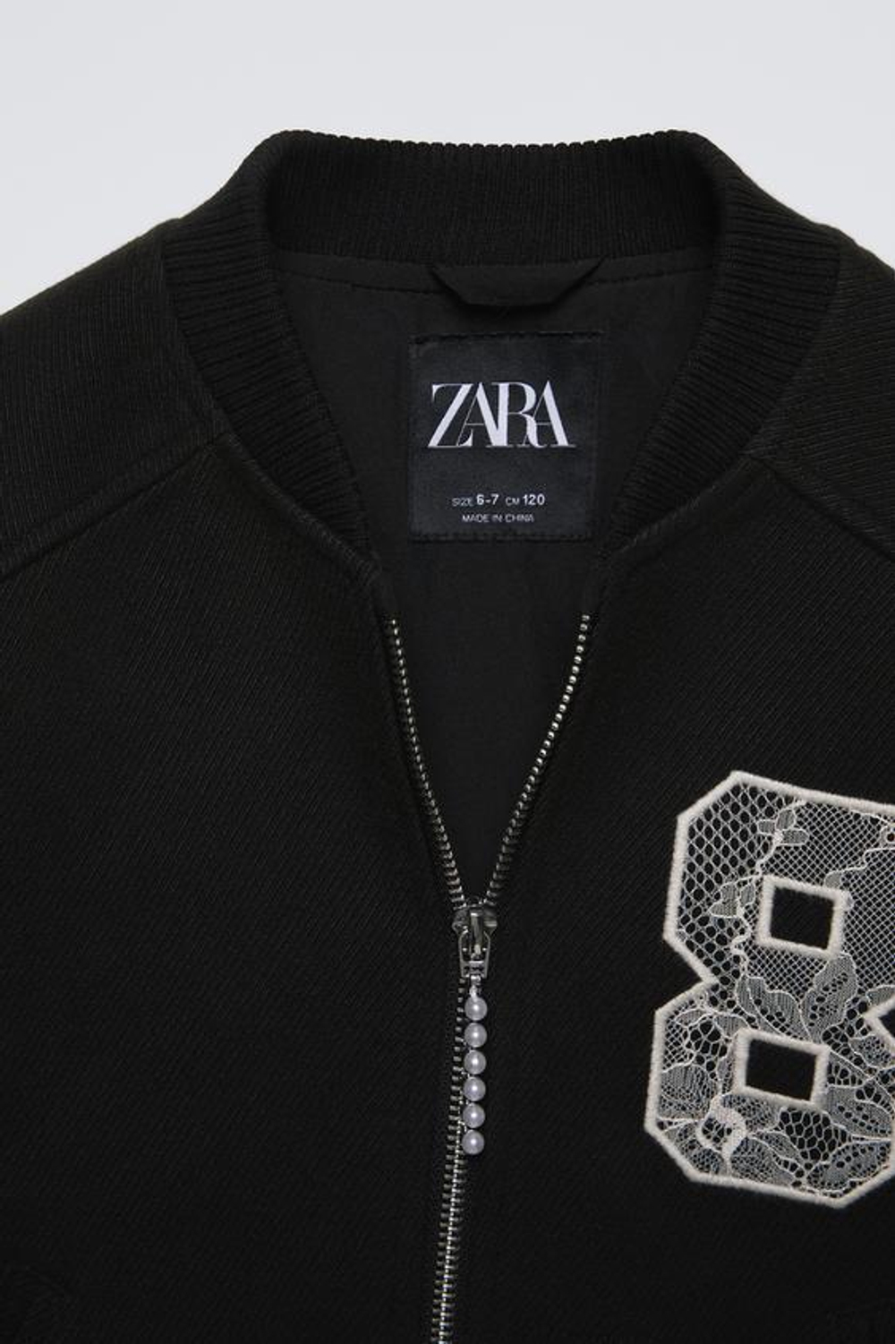 ZARA БОМБЕР ИЗ ФЕТРА С НАШИВКОЙ, ЧЕРНЫЙ