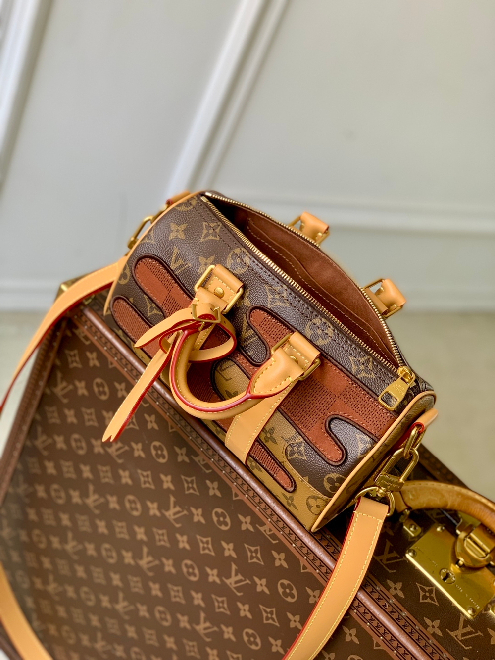 Louis Vuitton Keepall 25