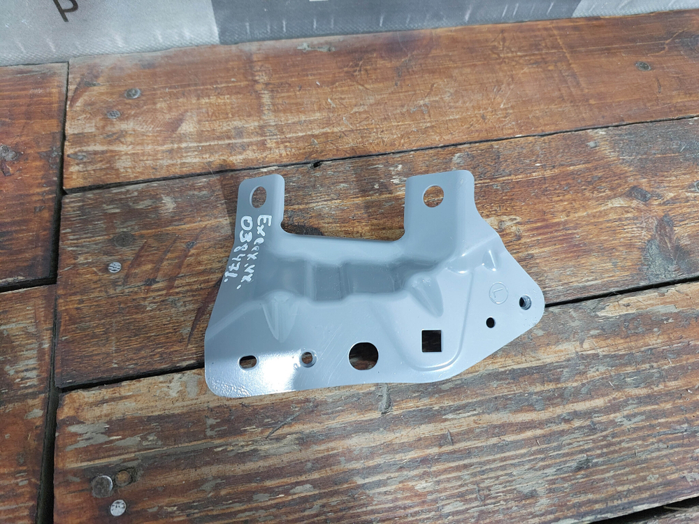 Кронштейн левого крыла Exeed VX 21-нв Новое Оригинал 502000698AADYJ