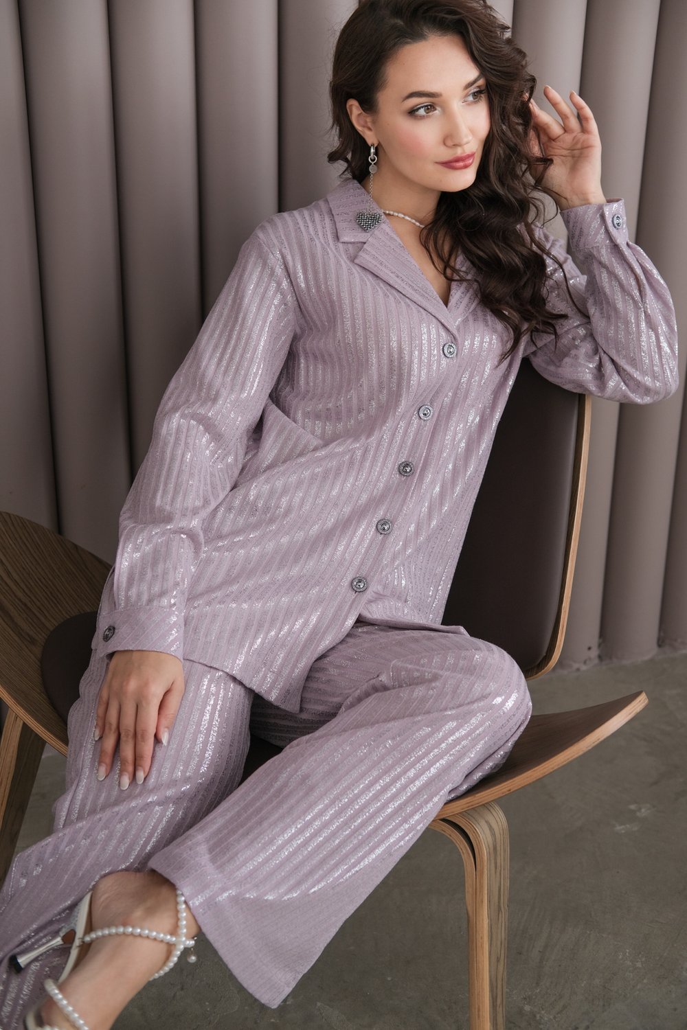 Костюм лиловый с блеском