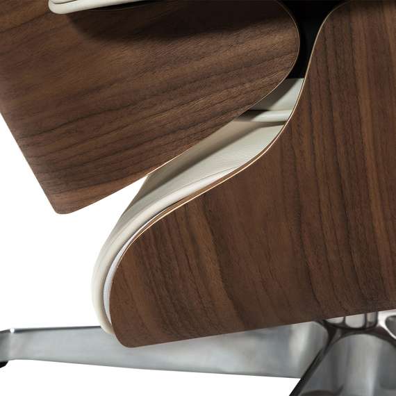 Кресло с оттоманкой Eames Lounge, Premium U.S. version, кремовая кожа, орех