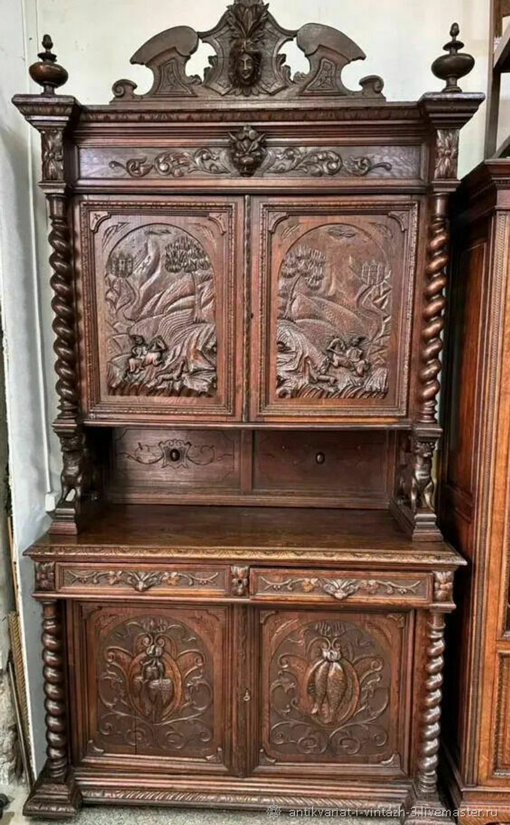 Старинный буфет