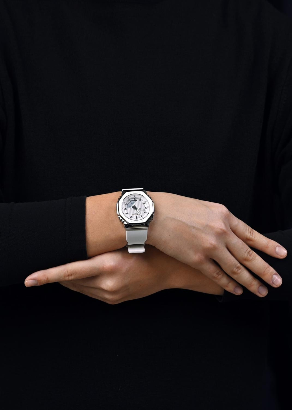 Женские наручные часы Casio G-Shock GM-S2110SH-7A