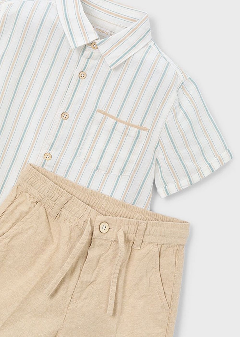 рубашка с шортами