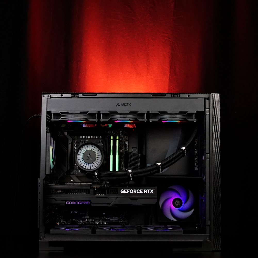 Ryzen 9 9950X + RTX 5070 Ti 16Gb