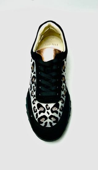 Кроссовки женские