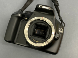 Canon 1100D kit 18-55mm 3.000 кадров