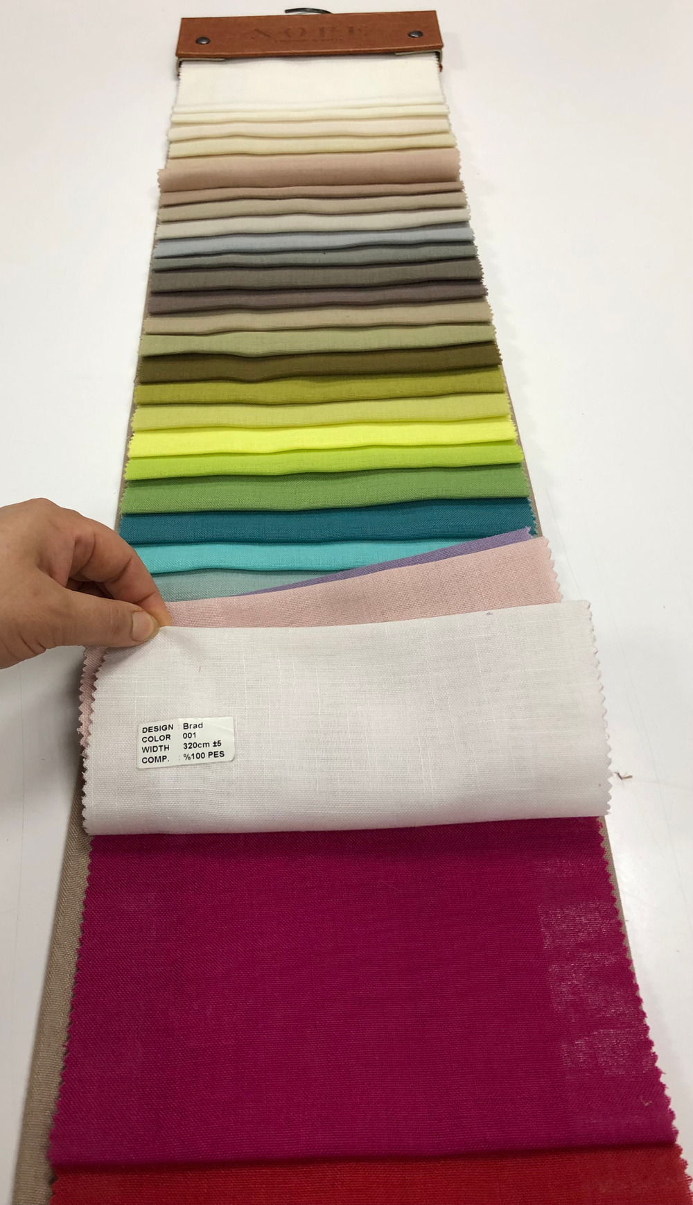 Римская штора День-Ночь из тканей Adeko Mirabelle 823 и 804 и Nope Brad 01