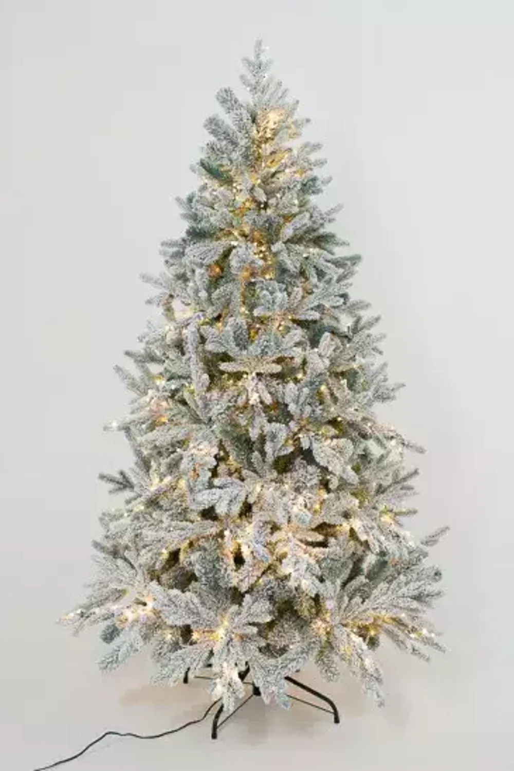 Заснеженная ель с гирляндой «Россо» теплый свет (Литая+пвх) 150 см / 1,5 м