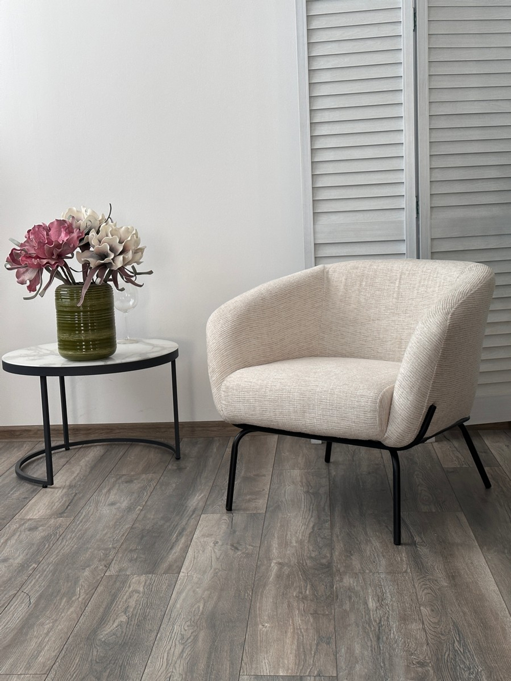 Кресло М-City DISAUR Харпер (Harper) Modica-040 Бежево-белый, ткань, Черный каркас