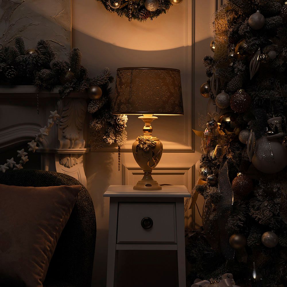 Настольная лампа Флер де Лис Айври с абажуром Тюссо Vatican (Ватикан) Аквамарин