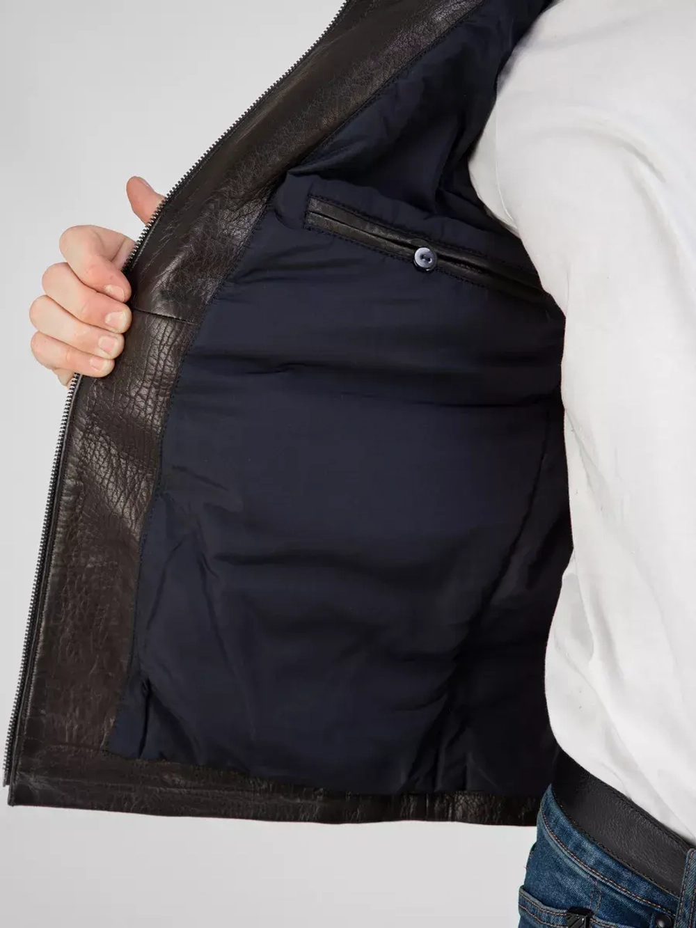 Куртка кожаная натуральная с капюшоном