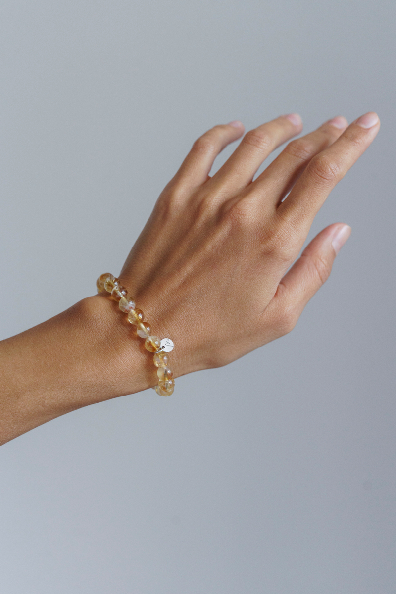 Браслет "Memo about Manifestation" из цитрина 6 мм с подвеской