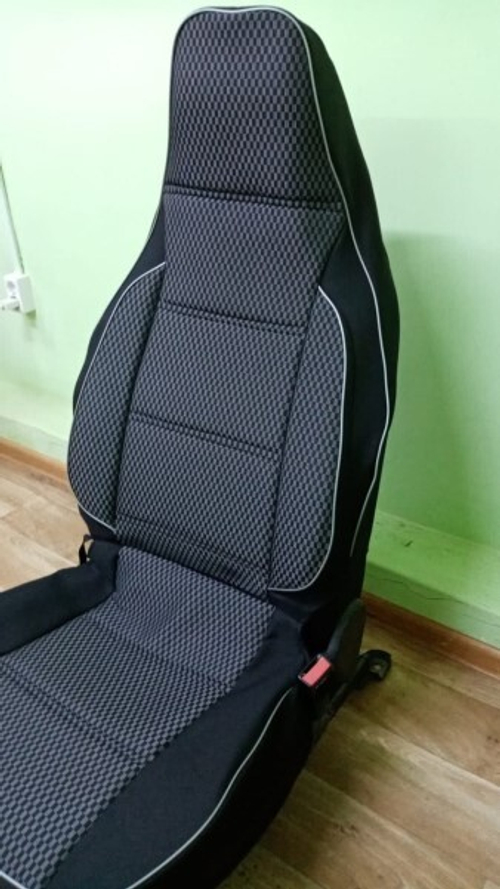 Чехлы на сиденье /21213, 21214 URBAN/ 3 двер. с 2017г. Жаккард/Велюр черно-серые с боковой поддержкой (ЛИДЕР)