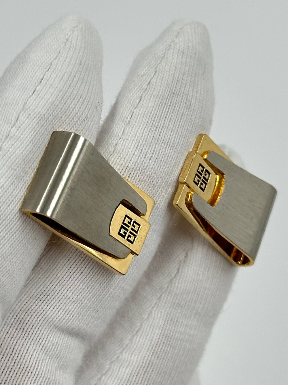 Запонки биколор Givenchy