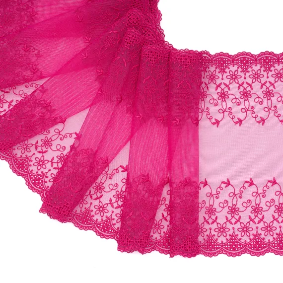 Вышивка на сетке фуксия 22,5 см