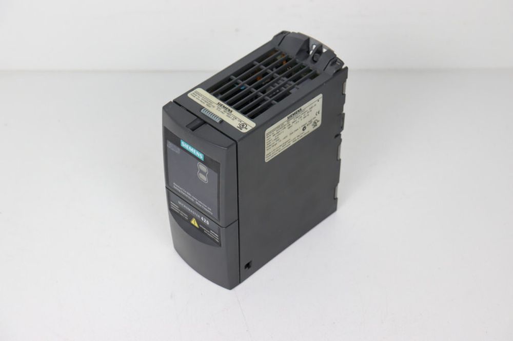 SIEMENS 6SE6420-2UD15-5AA1