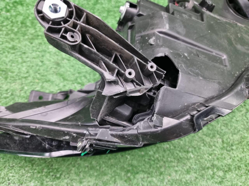 Битая Фара левая Toyota Camry xv70 (2017-н.в.) LED