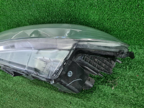 Битая Фара левая Suzuki Vitara 2 (2014-2019) галоген