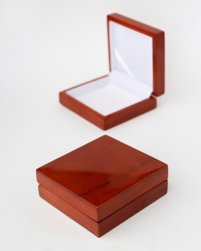 Футляр деревянный, 96,5х92,5х33мм