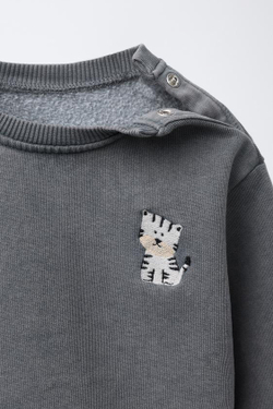 ZARA ТОЛСТОВКА ИЗ ТКАНИ С ЭФФЕКТОМ ПОТЕРТОСТИ С ВЫШИВКОЙ, АНТРАЦИТОВО-СЕРЫЙ