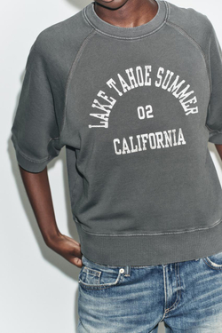 ZARA ТОЛСТОВКА С НАДПИСЬЮ, УГОЛЬНЫЙ