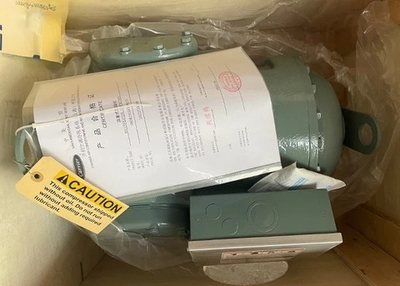 Полугерметичный поршневой компрессор Carlyle 06ER099, низкотемпературный, с мощностью 30 л.с.