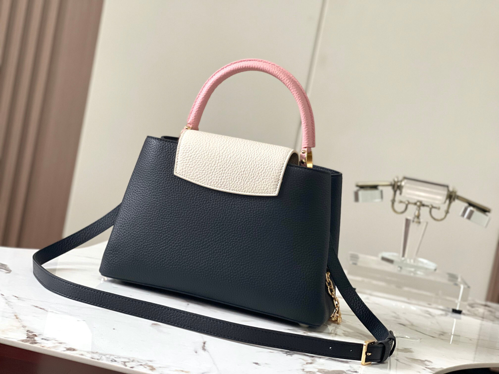 Louis Vuitton Capucines MM