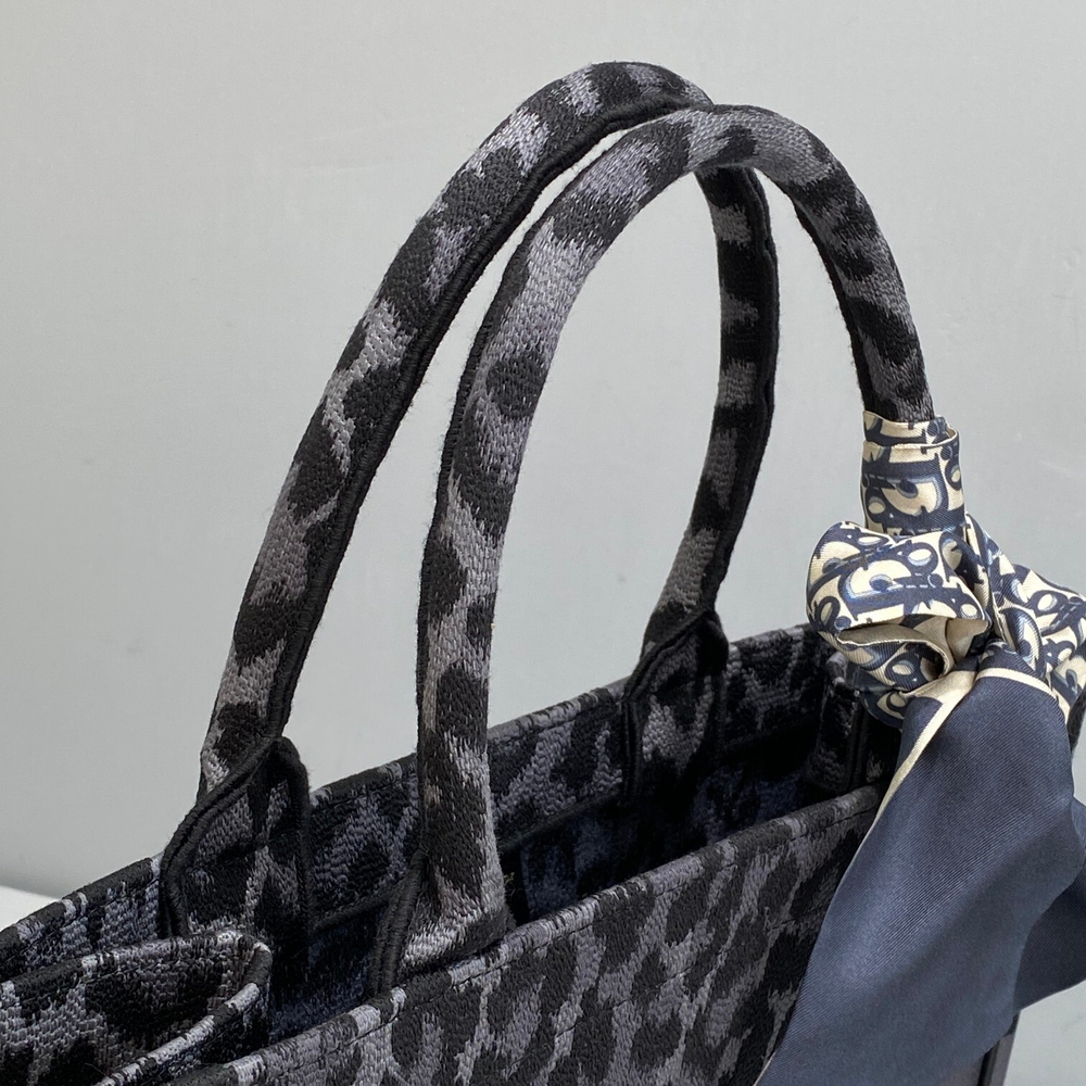 Christian Dior Book Tote 36 cm