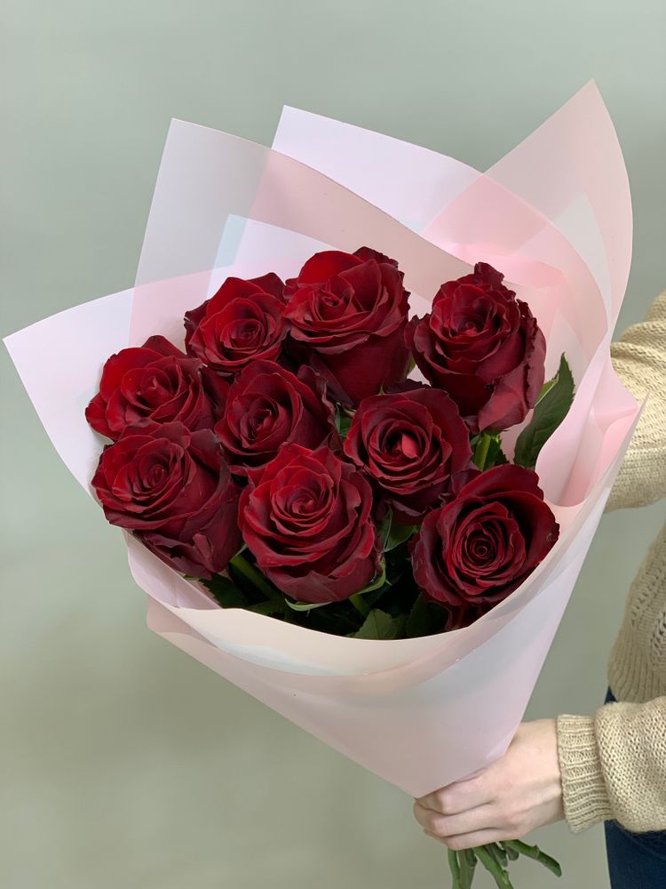 Букет 9 красных роз Эквадор 70см в пленке