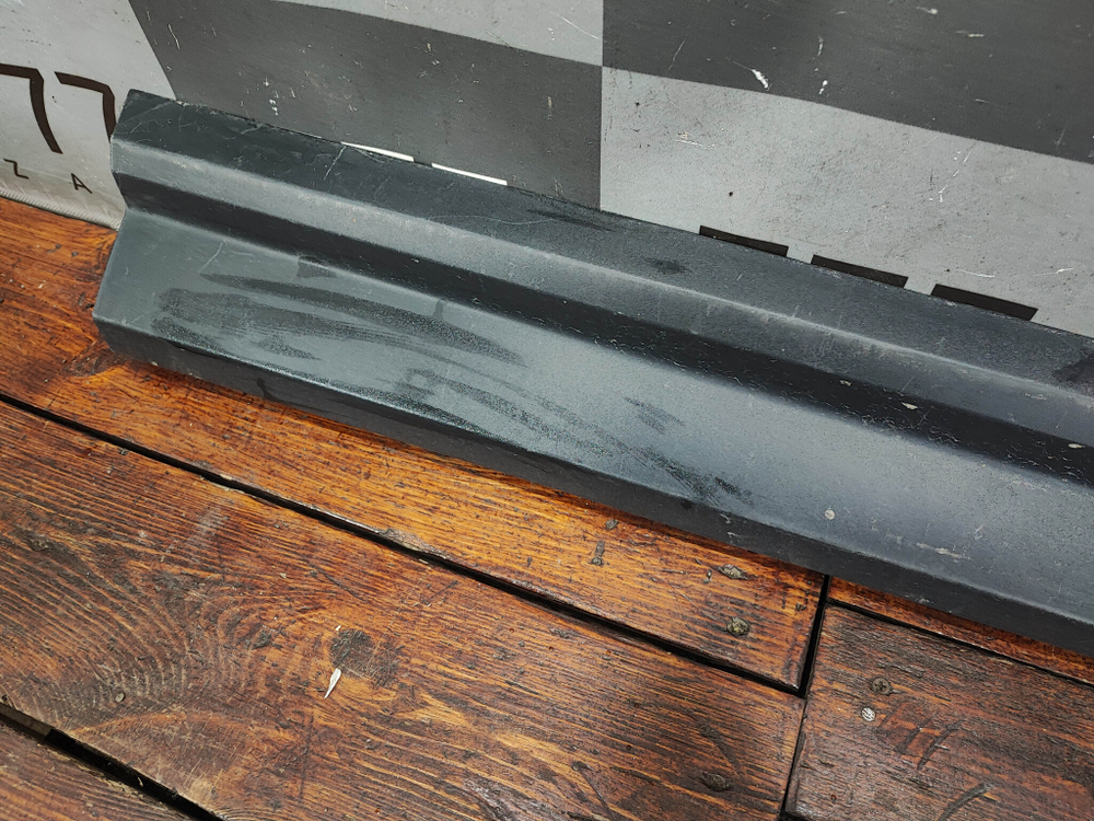 накладка двери передней правой Geely Coolray 19-нв Б/У Оригинал 5075035800