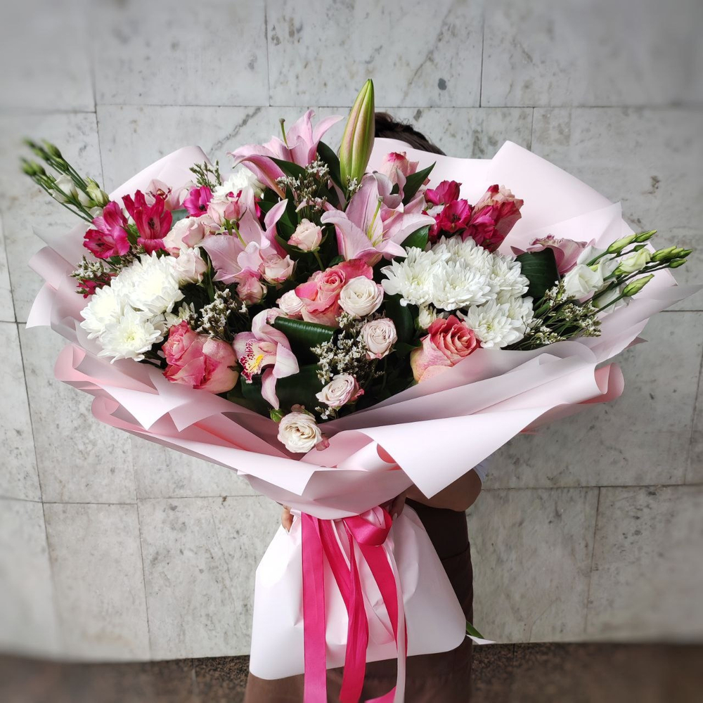 Авторский букет в розовой гамме