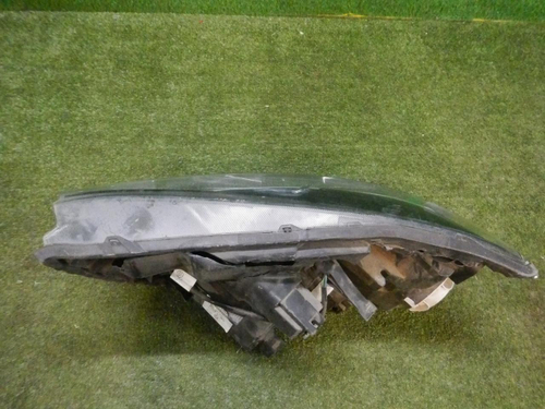 Битая Фара правая Lada Vesta (2015-2022) галоген