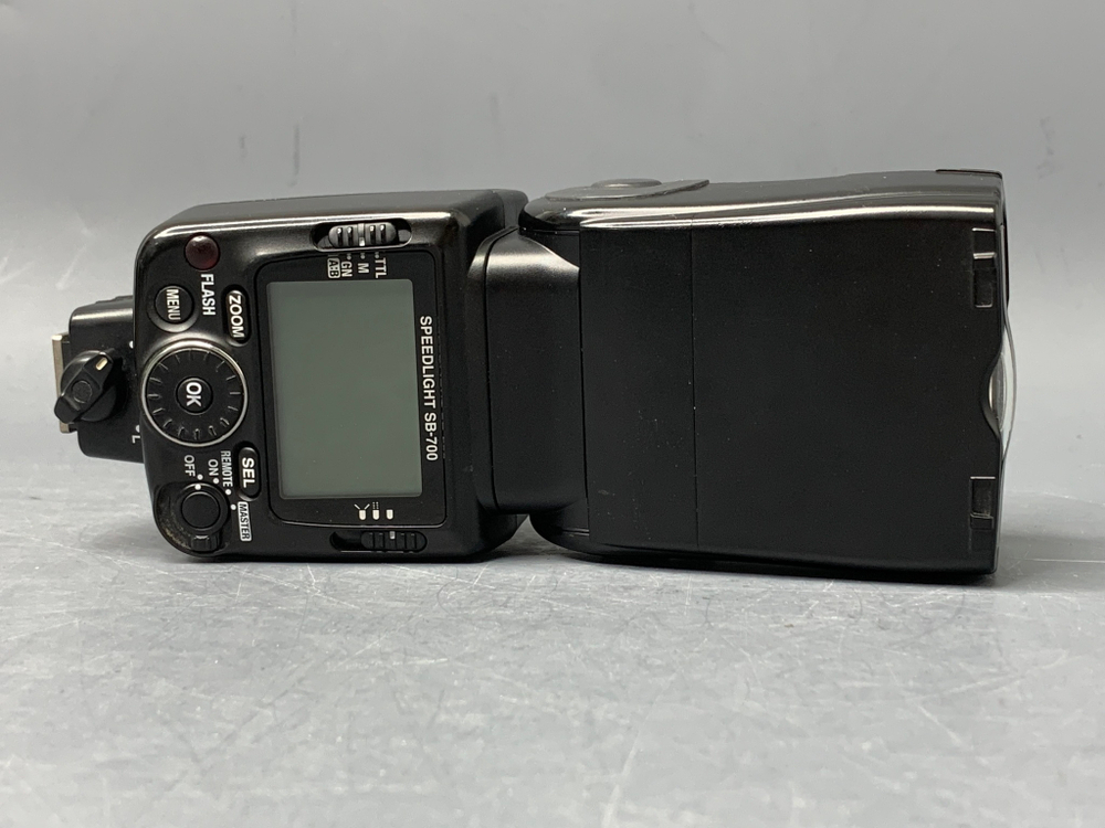 Nikon Speedlight SB-700