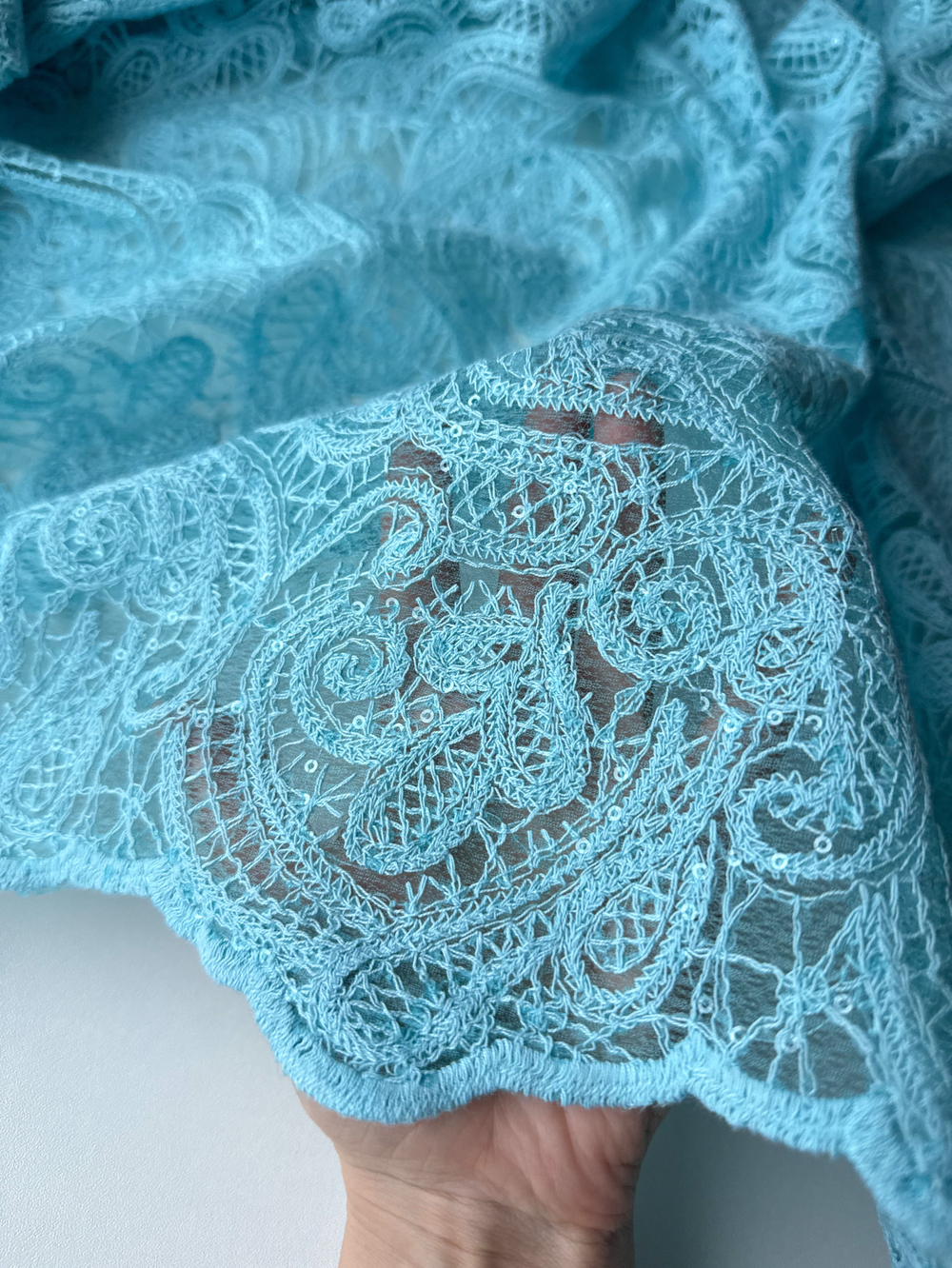 Вышивка с пайетками (Голубая)