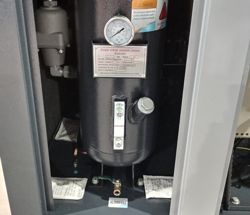 Винтовой компрессор IronMac IC 10/10 B