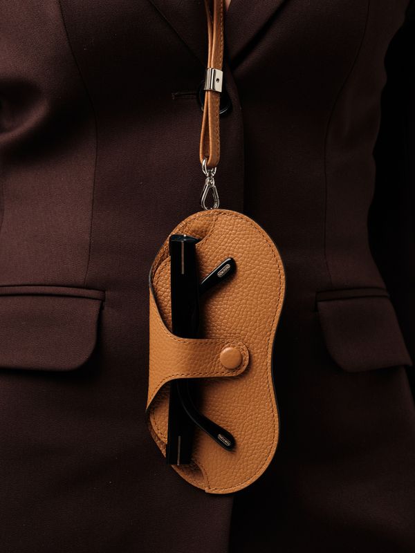 Футляр для очков / очечник DBR 15-82 коричневый лист